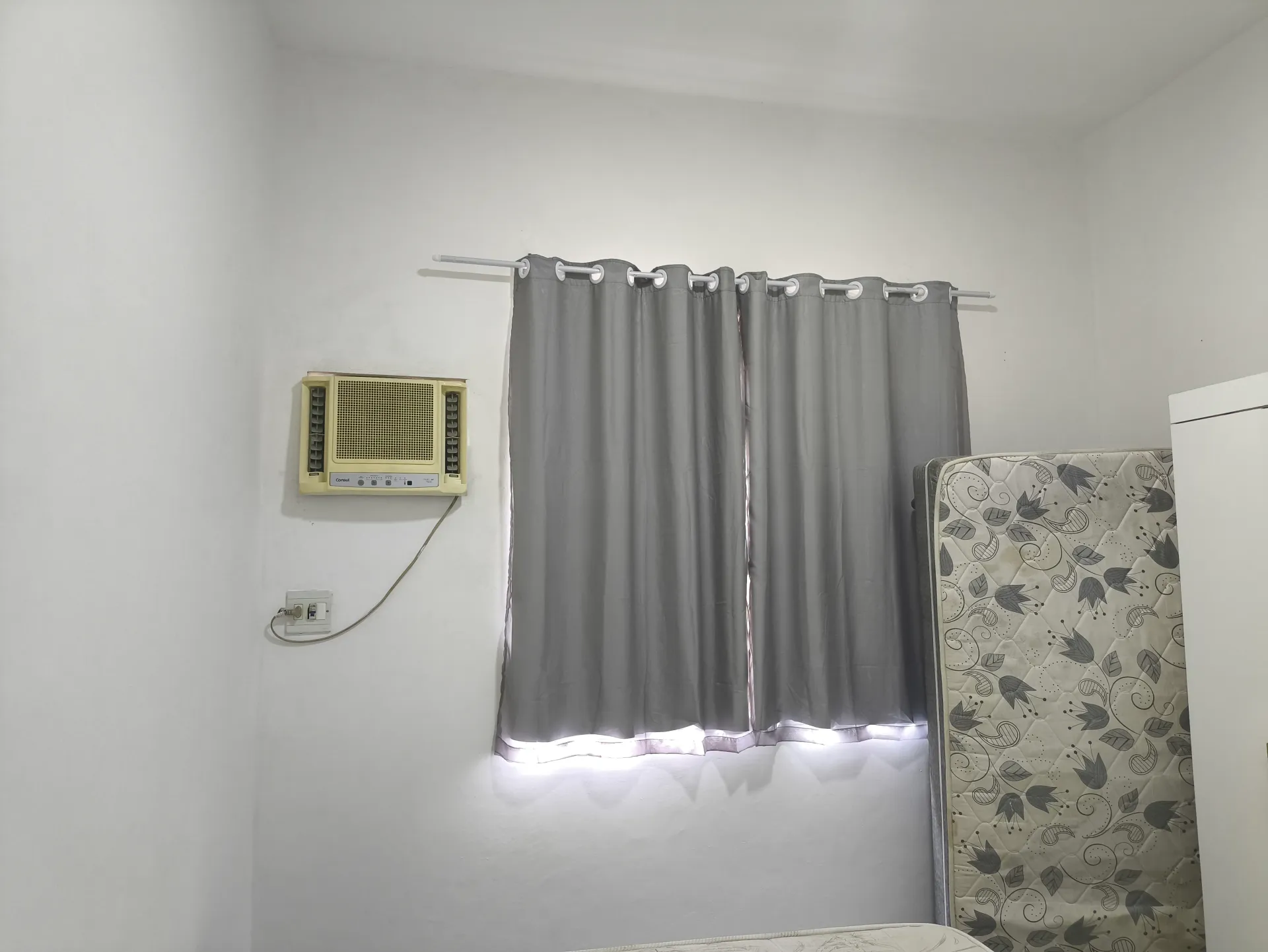 One-bedroom apartment with a washing machine — photo 17