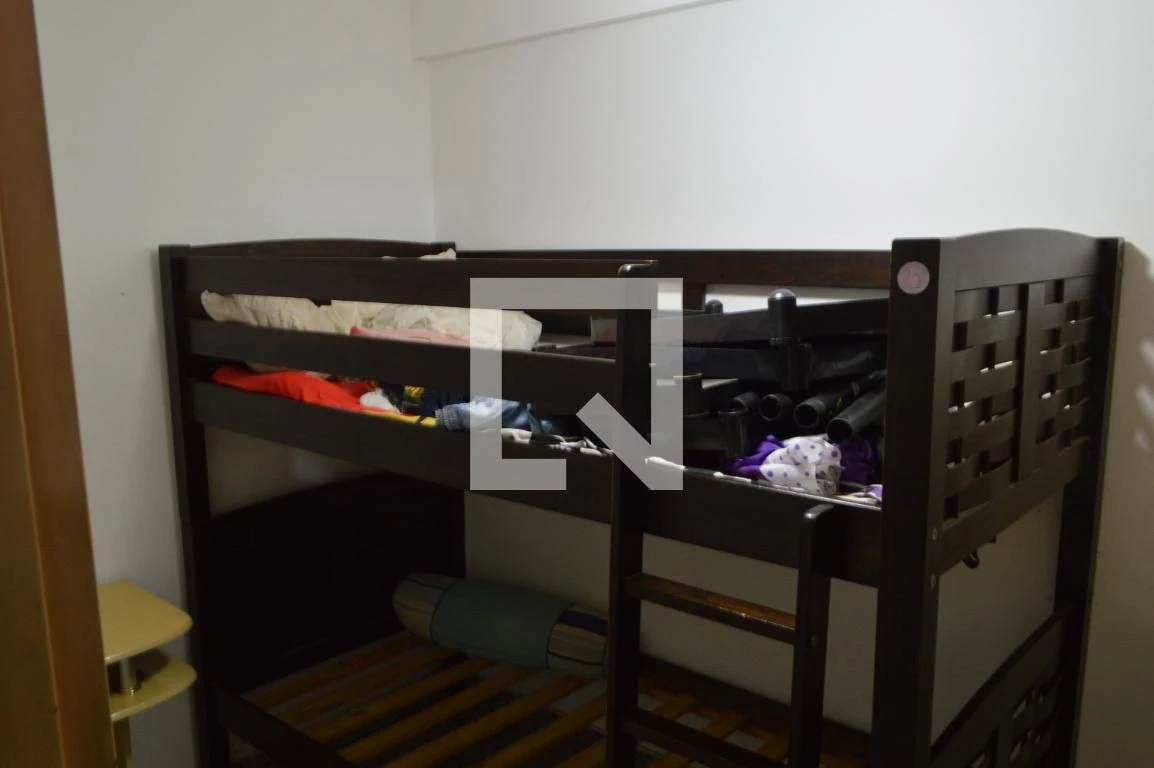 Furnished apartment with 3 bedrooms and a balcony — photo 19
