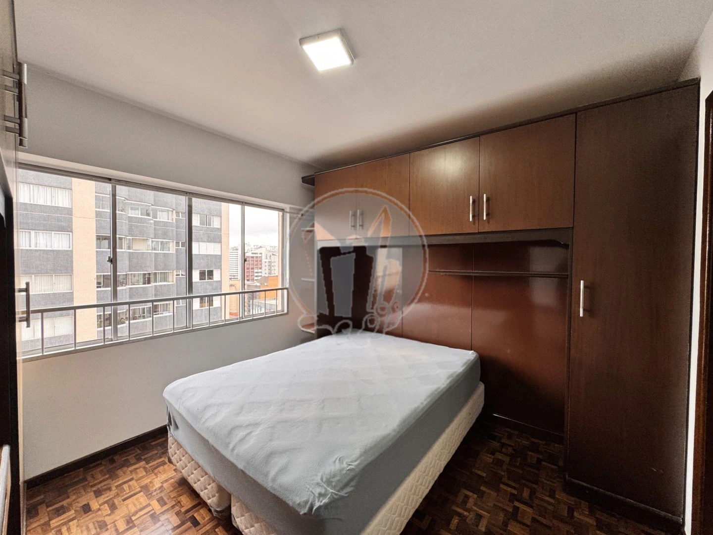 Деревянный пол или ламинат и 1 спальня: квартира 38 м² — photo 3