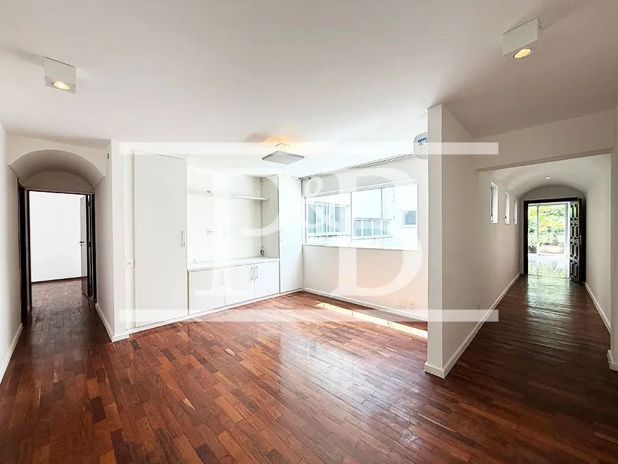 4-bedroom apartment with a walk-in closet in Rio de Janeiro — photo 50