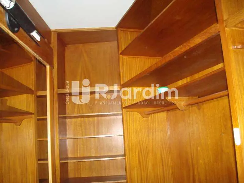 Furnished 4-bedroom apartment with 4 baths, 133 m² — photo 15