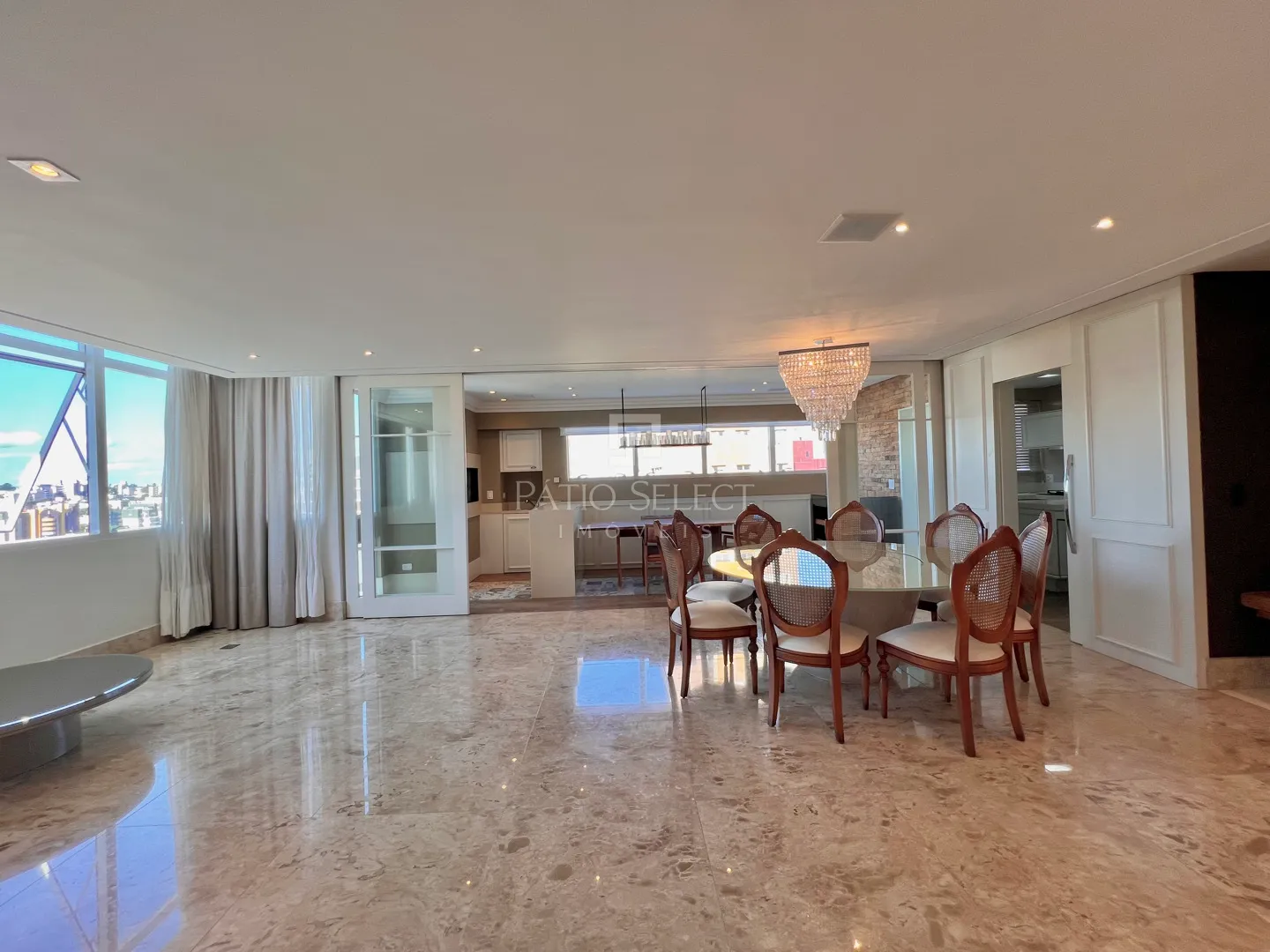 Гардеробная и 3 спальни: квартира 180 м² — photo 23