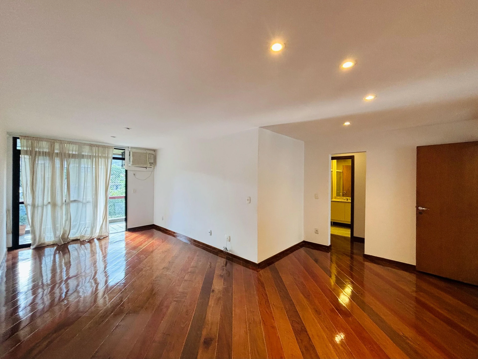Вид на гори та 2 спальні: квартира 75 м² — photo 6
