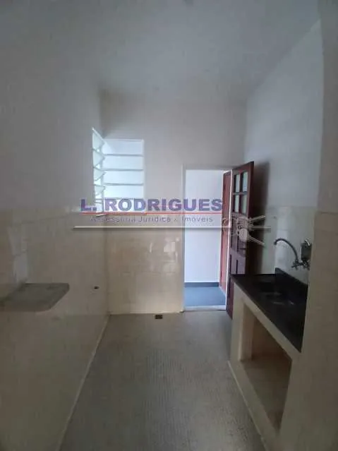 Unfurnished apartment with gas stove kitchen: 2 bedrooms, 1 bath — photo 19