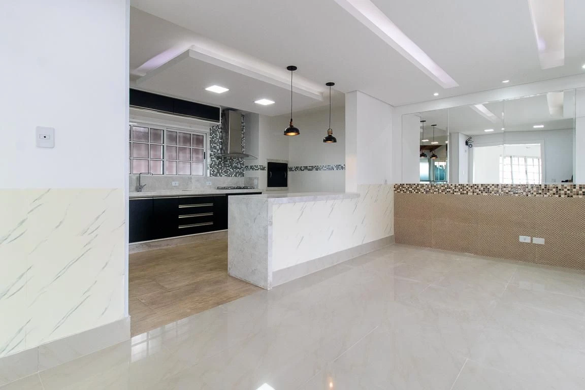 3-bedroom house with a jacuzzi — photo 2