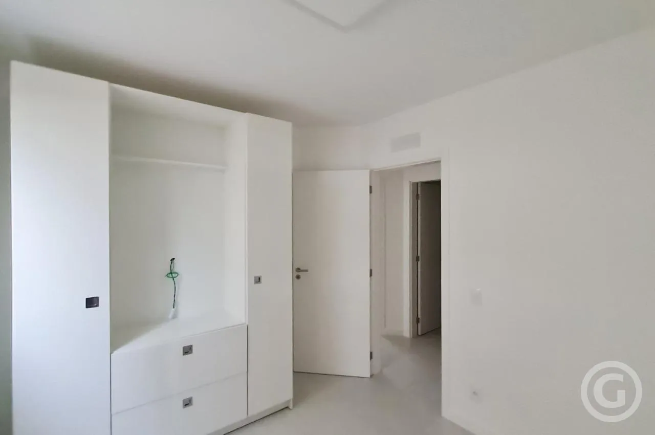 Furnished 82 m² apartment with mountain views — photo 13