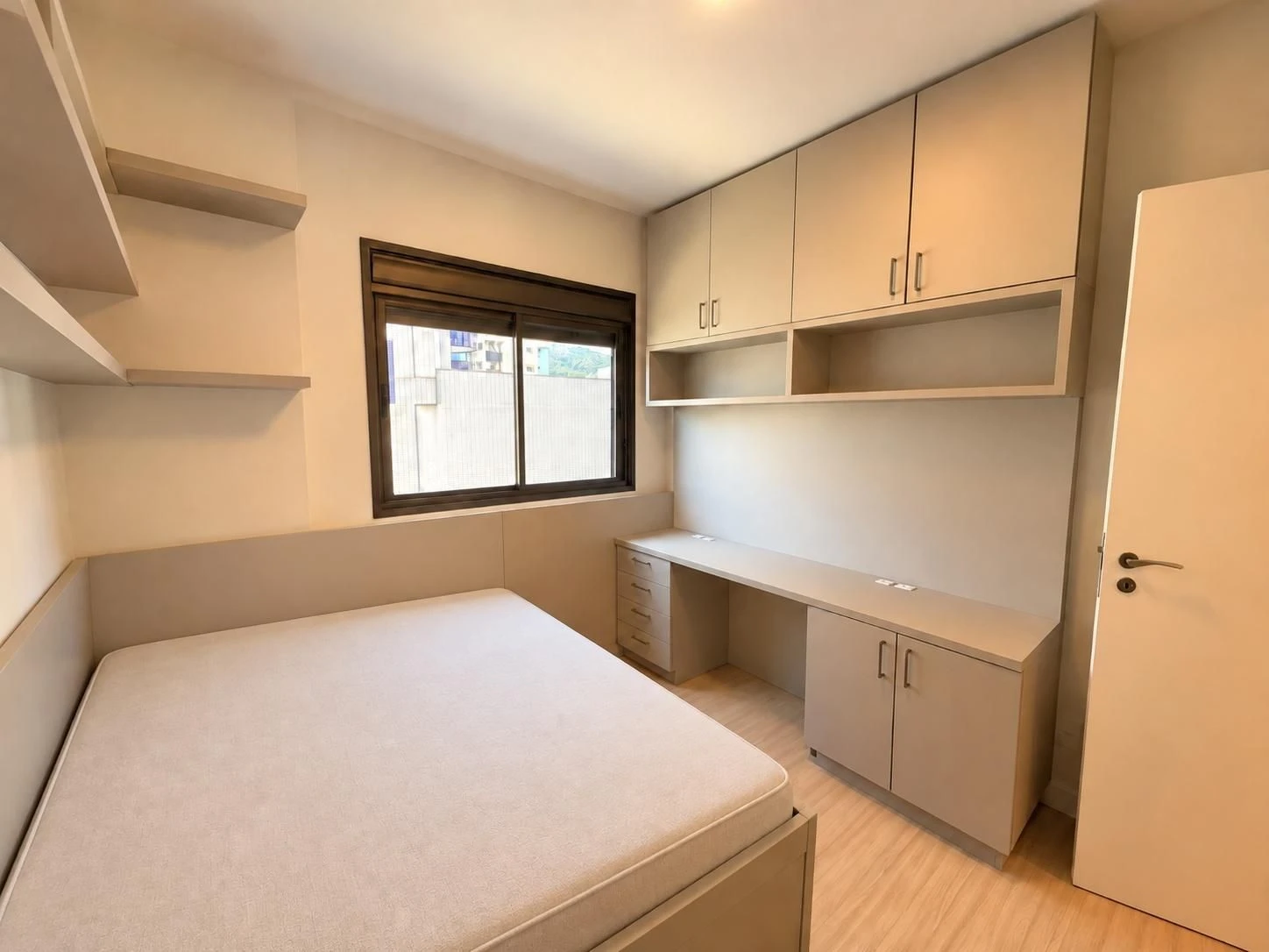 3-bedroom apartment with a home office — photo 15