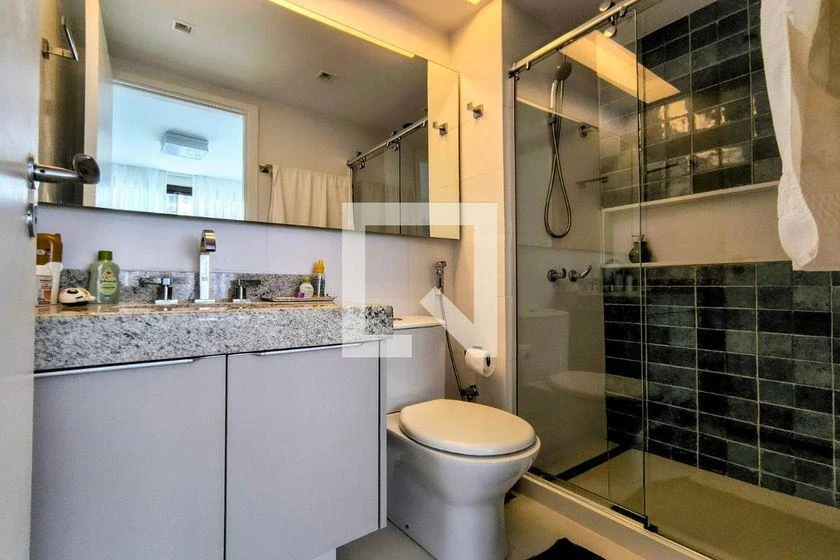 160 m² rental apartment with 4 en-suite rooms and balcony — photo 45