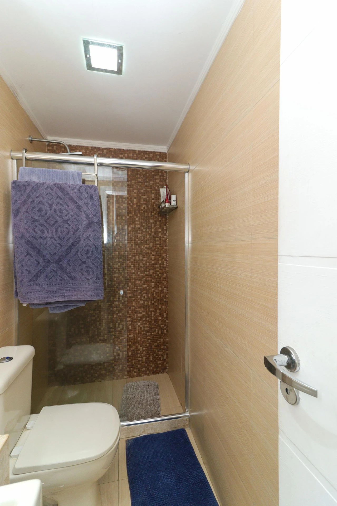 105 m² apartment with a home office and a washing machine — photo 24