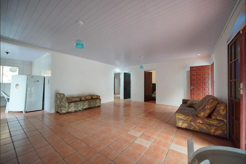 Furnished house with 3 en-suite bedrooms and 12 parking — photo 2