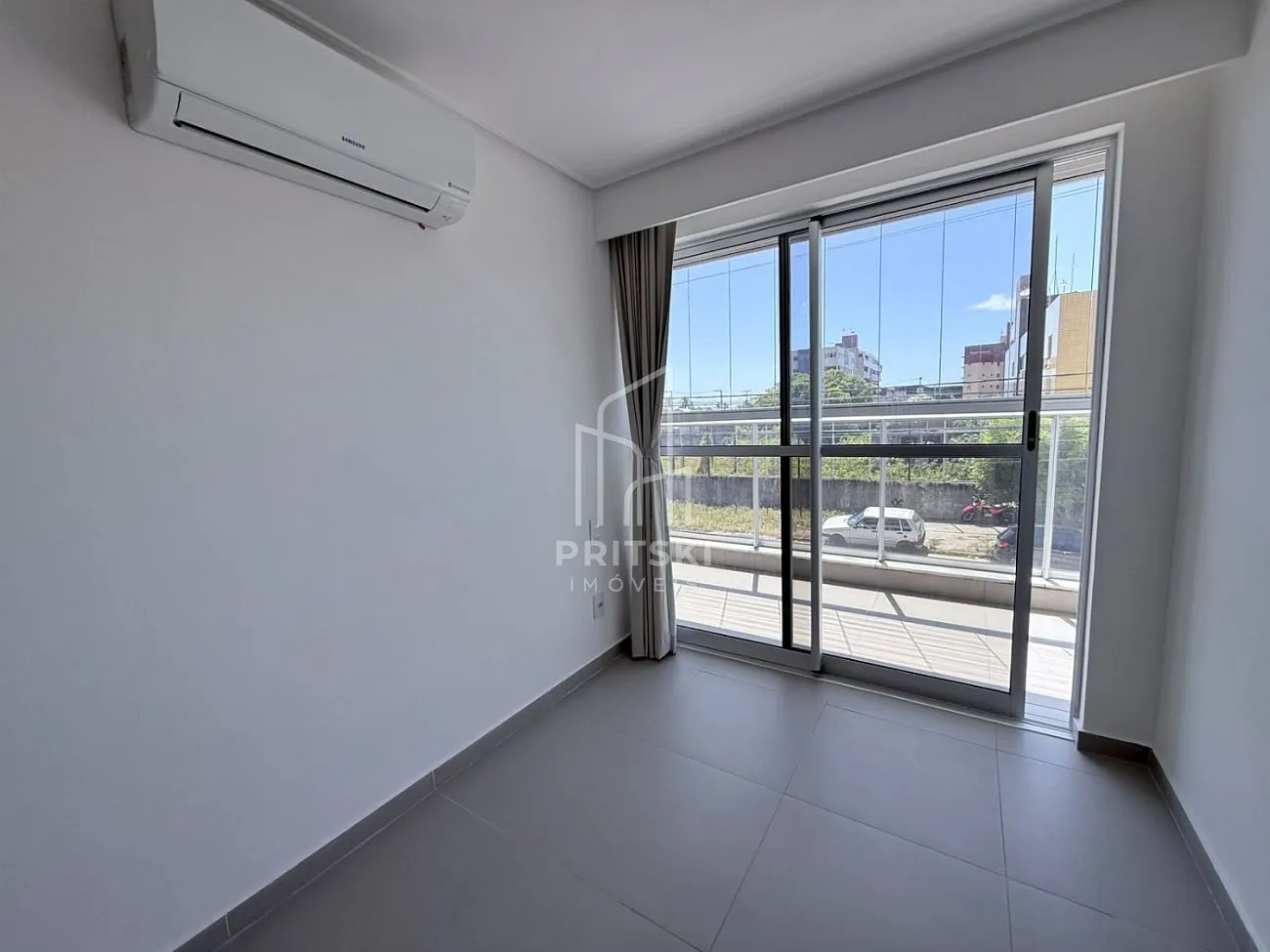 Apartment, 63 m², with floor-to-ceiling windows — photo 4