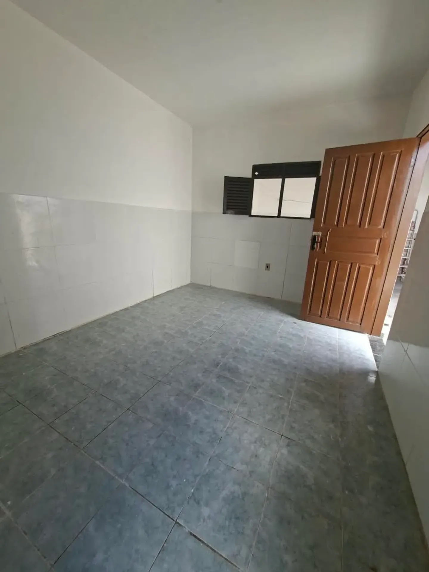 4-bedroom house, 2 with their own bathrooms, 200 m² — photo 25