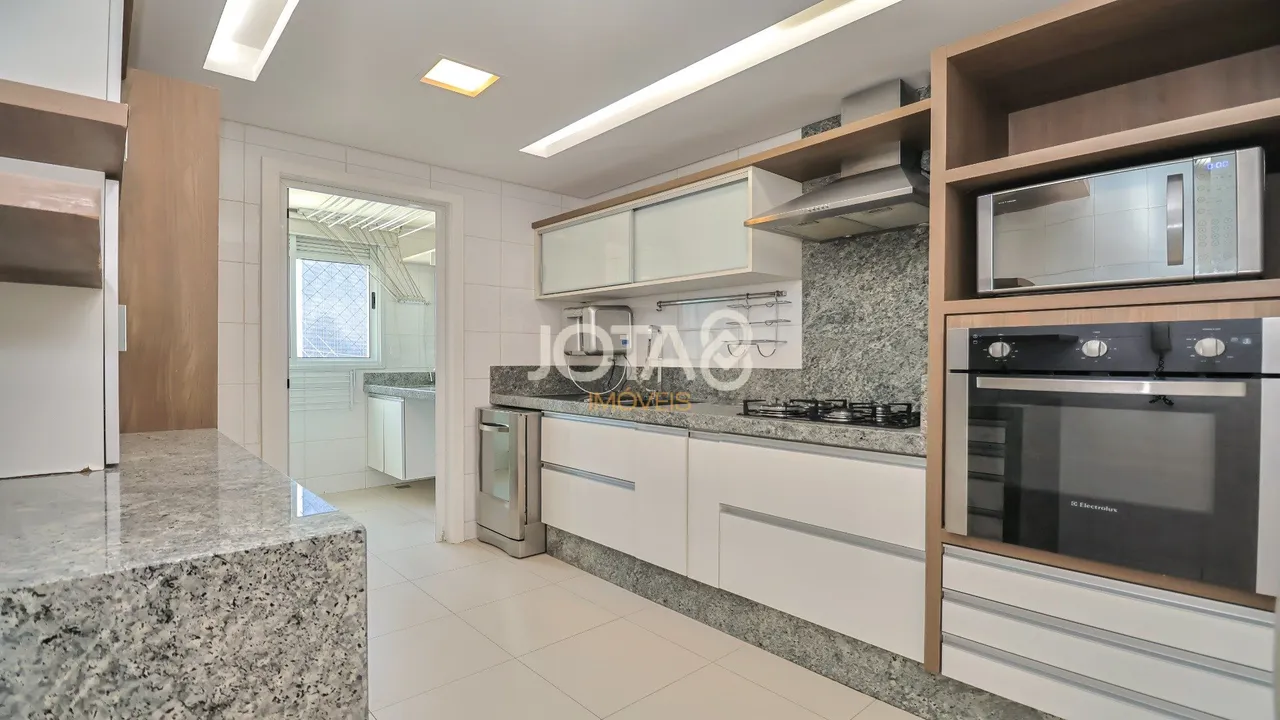Furnished 3-bedroom apartment with a private BBQ — photo 7