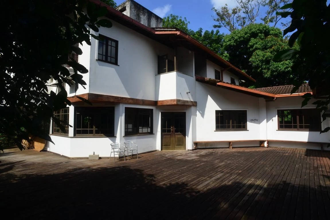 Casa mobiliada com 6 quartos e 5 suítes, com jardim — photo 88
