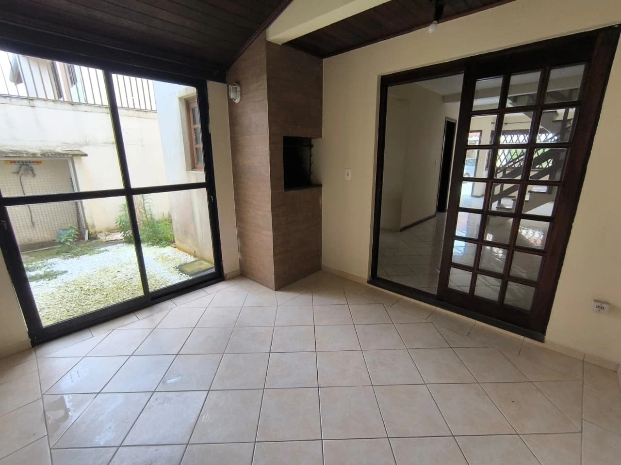3-bedroom house with a walk-in closet in Curitiba — photo 2