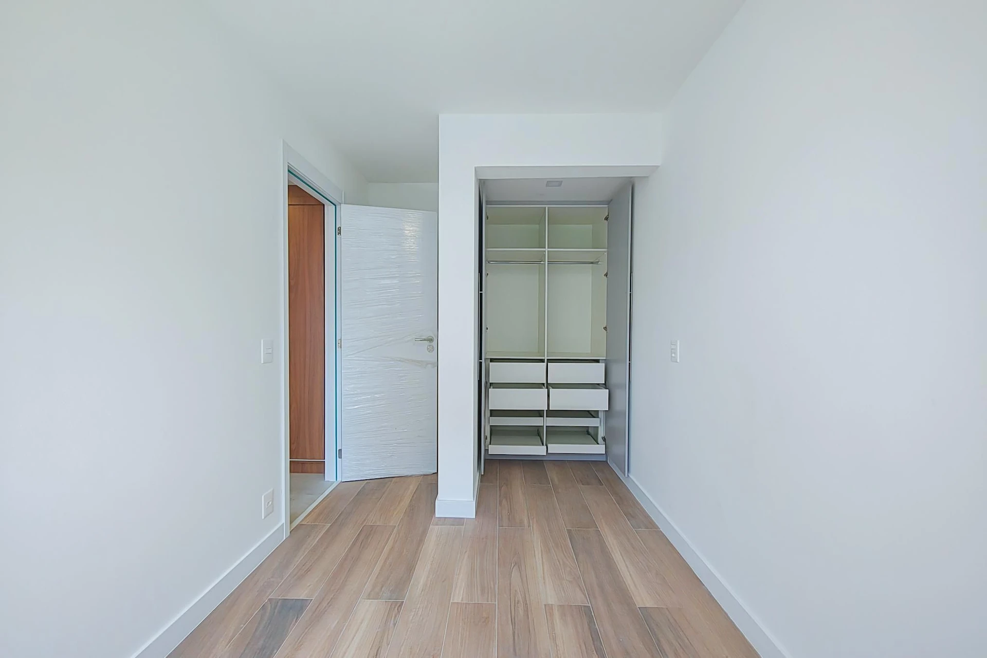 Apartment, 143 m², with a grill on the balcony — photo 38