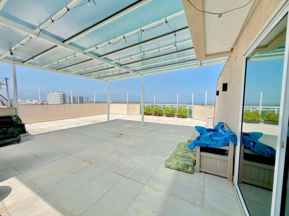 3-bedroom apartment in a building with a gym — photo 4