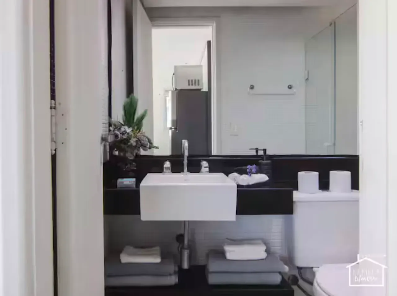 1-bedroom apartment with open-plan kitchen — photo 15