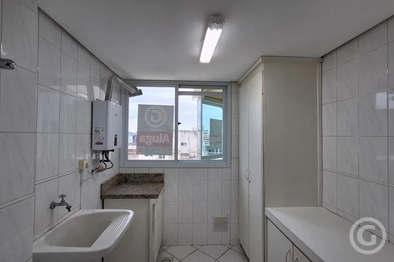 4-bedroom apartment with an enclosed balcony grill — photo 6