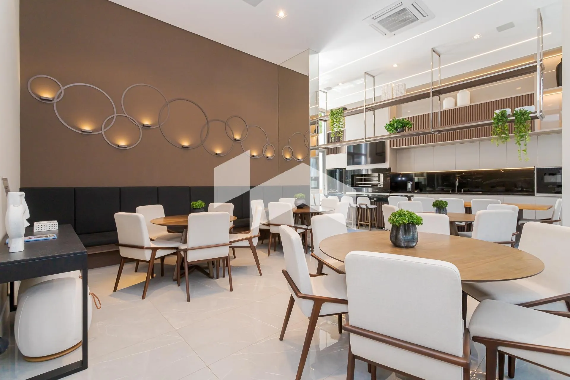 152 m² apartment with 3 en-suite bedrooms and parking — photo 32