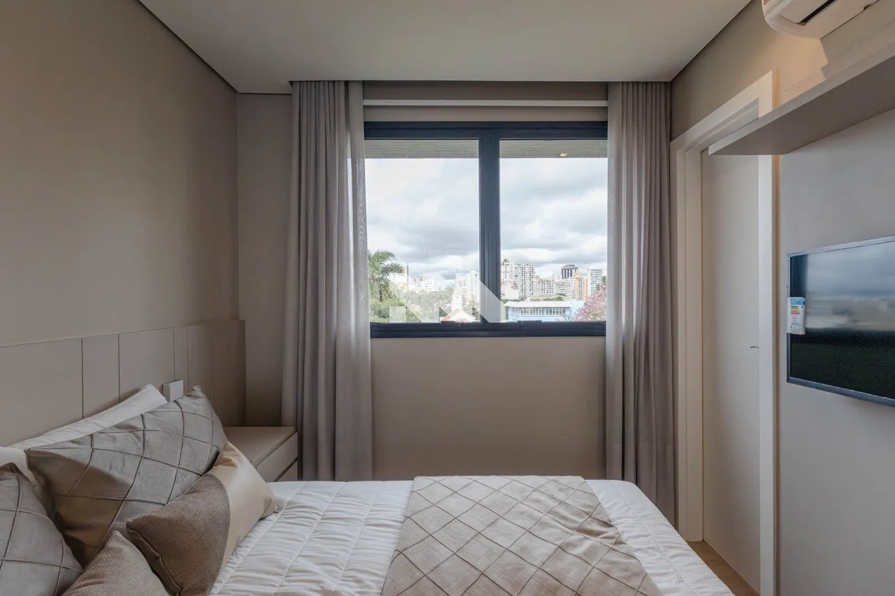 Furnished 1-bedroom apartment with open-plan kitchen — photo 12