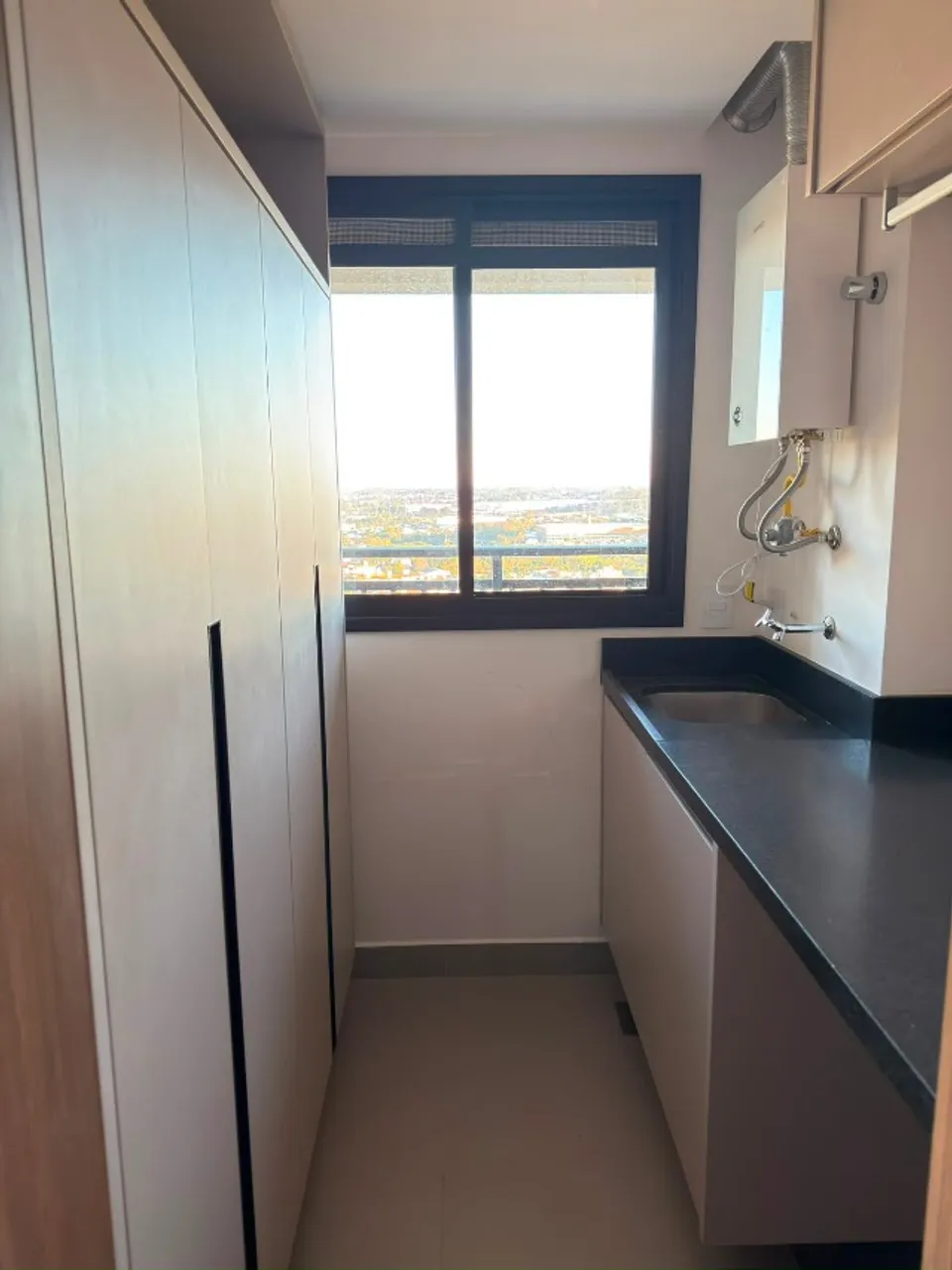 Furnished 3-bedroom apartment with integrated kitchen — photo 13