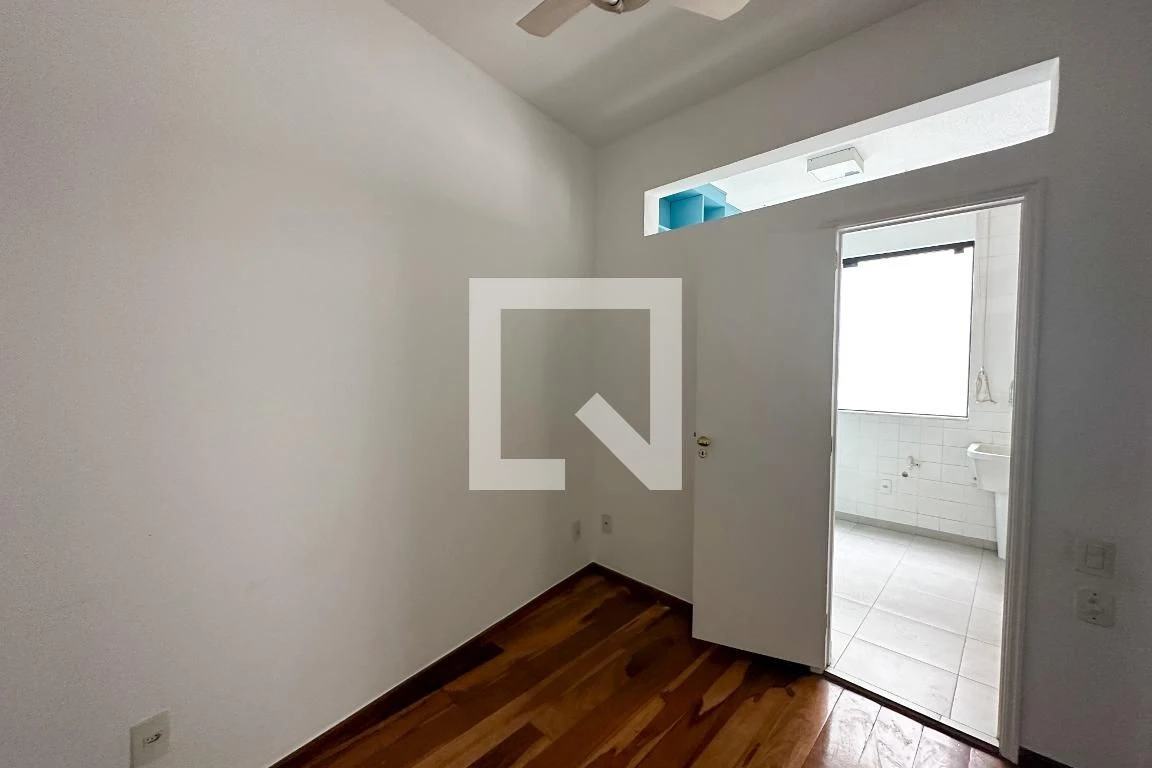 Apartamento com 4 quartos e sala de estar, 3 banheiros — photo 38