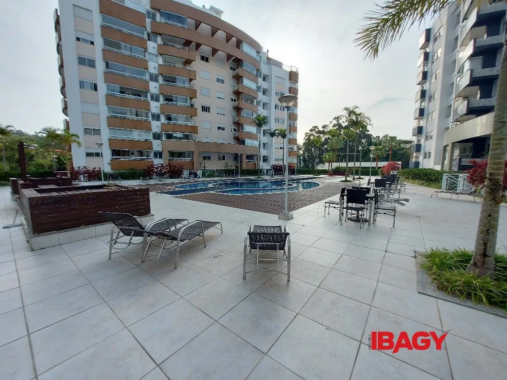 Furnished apartment with 2 bedrooms and 79 m² — photo 37