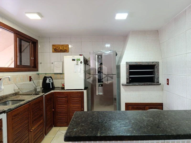 Casa de 3 dormitorios con balcón gourmet en Florianópolis — photo 2