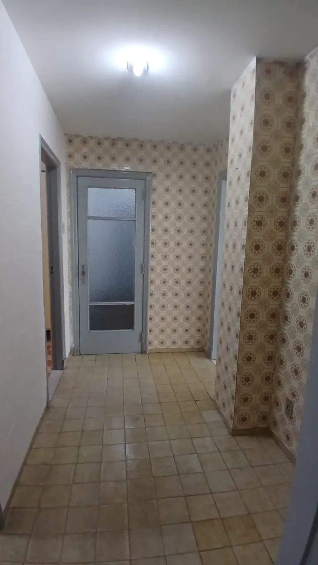 Apartment on the 2nd floor with wood or laminate floors — photo 19