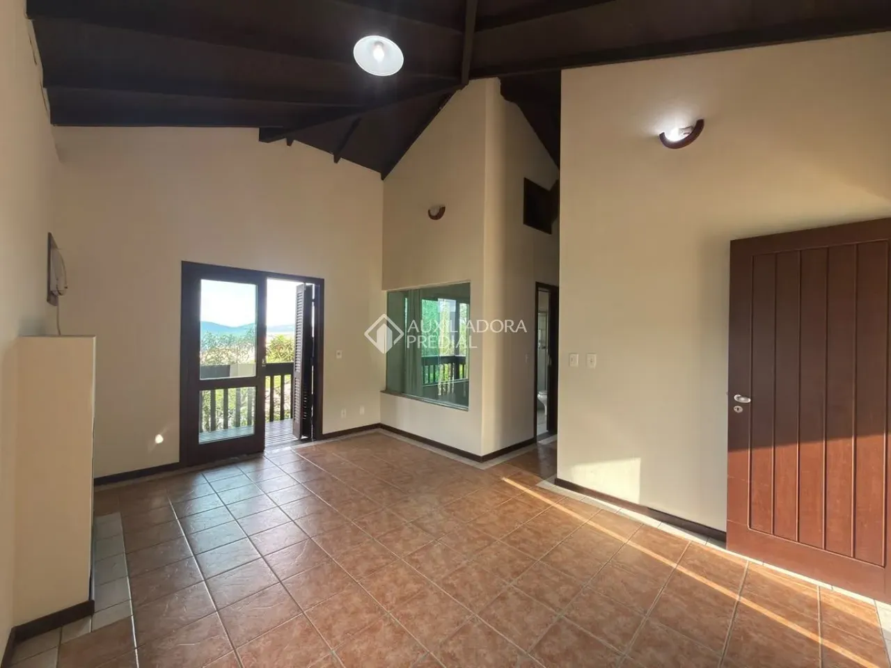 House, 280 m², with a grill on the balcony — photo 13