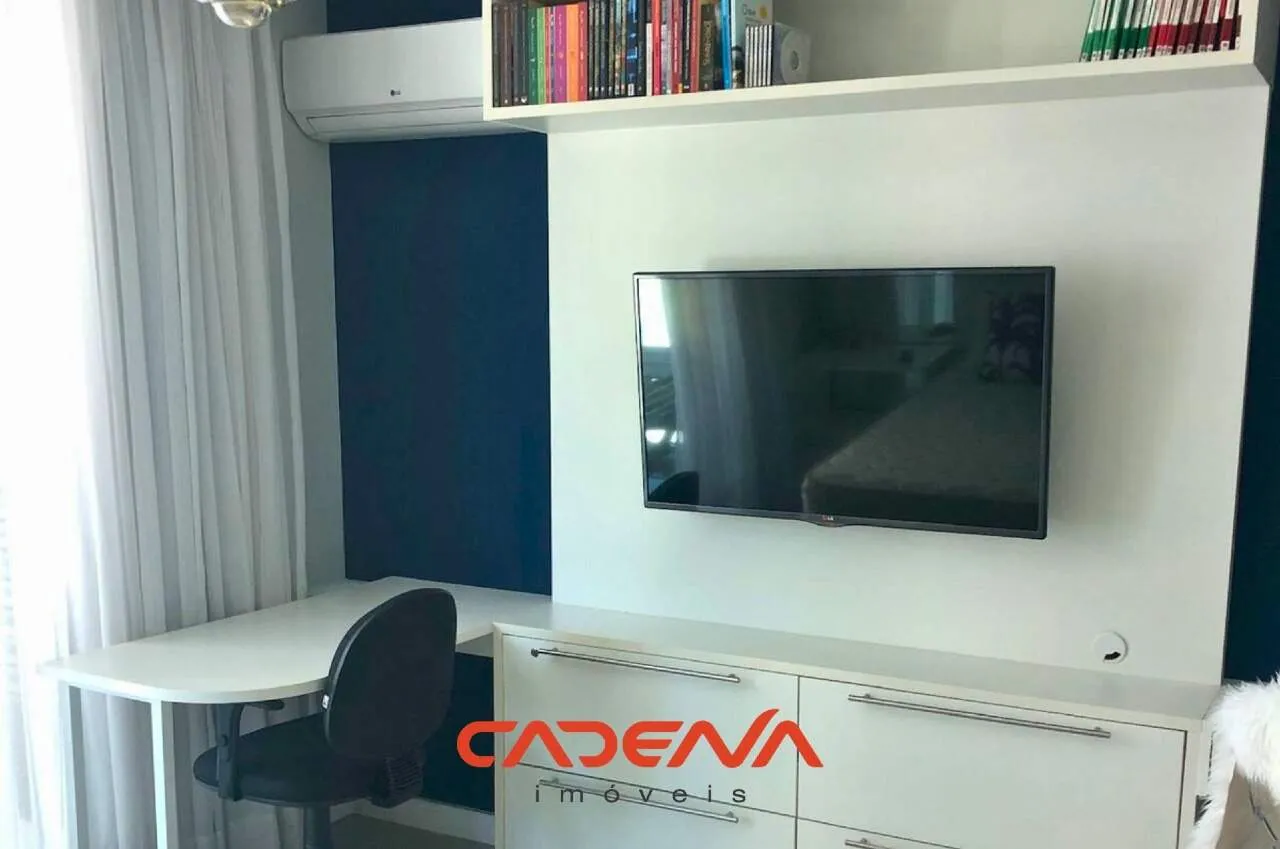 One-bedroom apartment in a building with a gym — photo 6