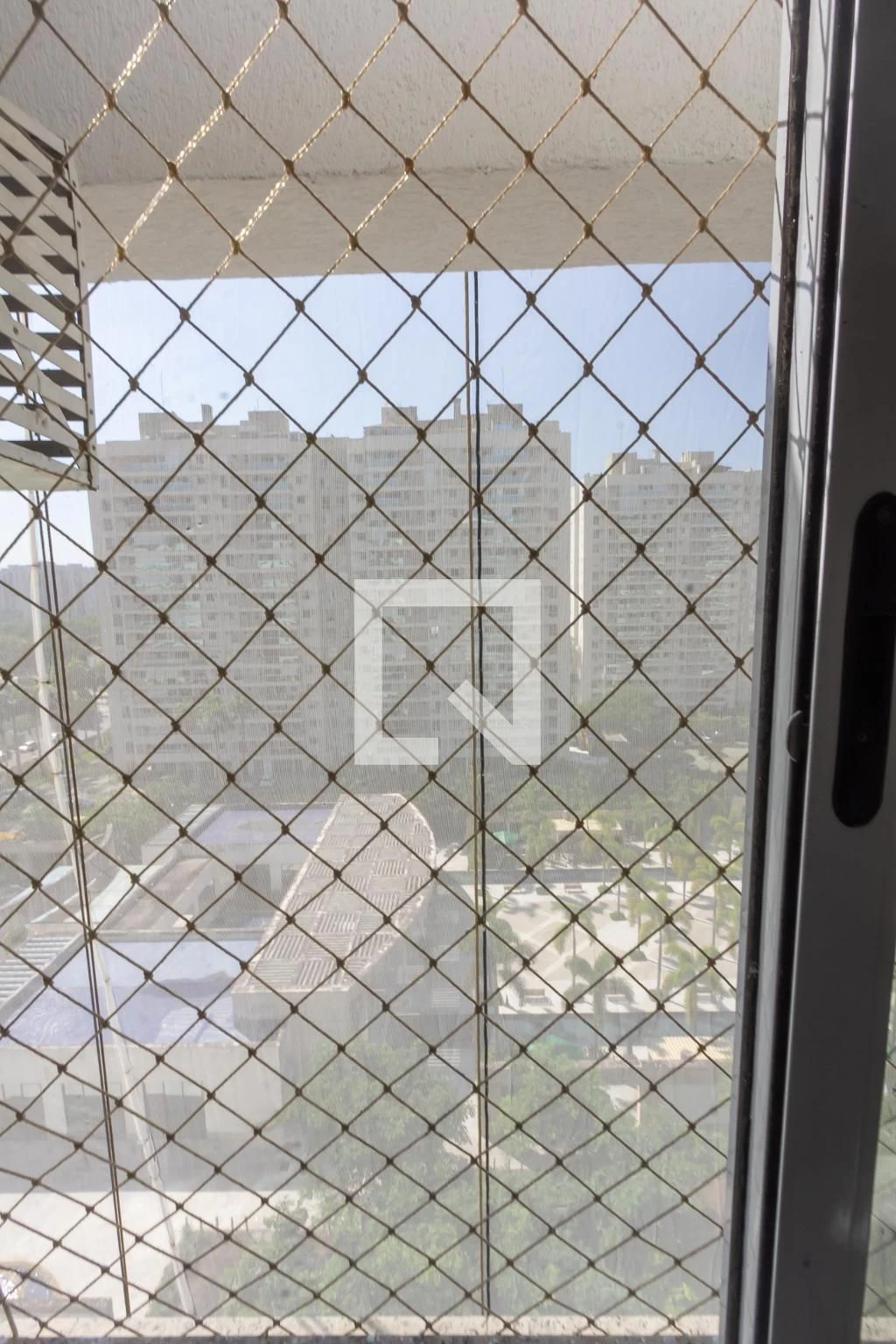 Balcony with a grill in a 2-bedroom apartment, 68 m² — photo 79