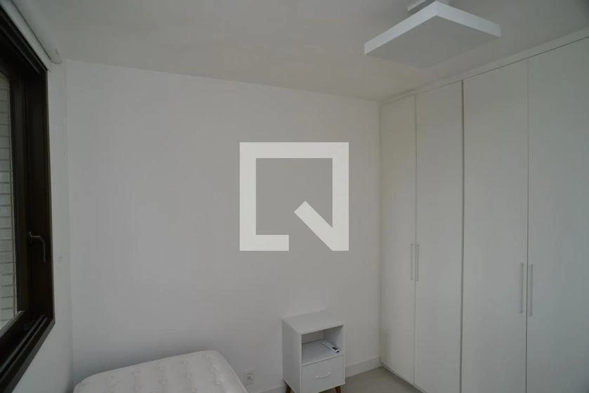 Glass-enclosed balcony in a 3-bedroom apartment, 103 m² — photo 17