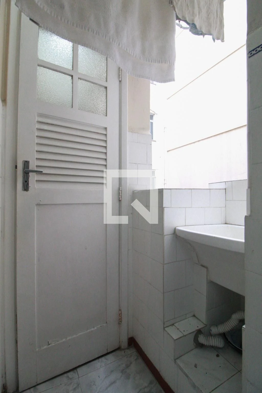 Departamento de 1 dormitorio con piso de madera o laminado — photo 11