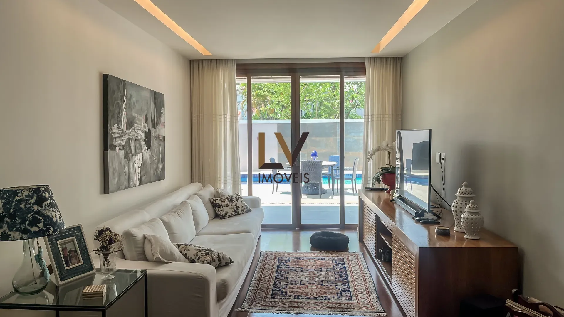 Furnished house with open-plan kitchen, 4 bedrooms and 5 baths — photo 24