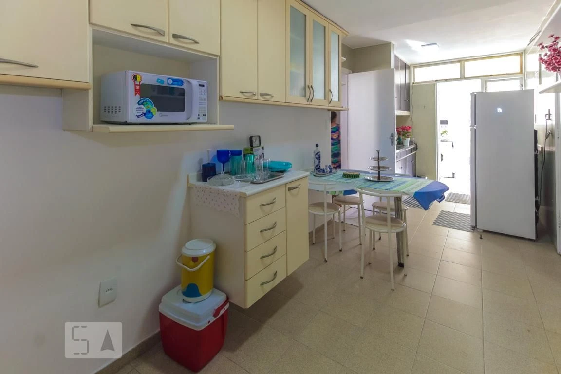 Furnished 4-bedroom apartment with 3 bathrooms — photo 2