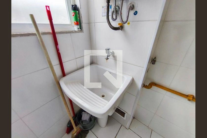 2-bedroom apartment in a building with a pool — photo 34