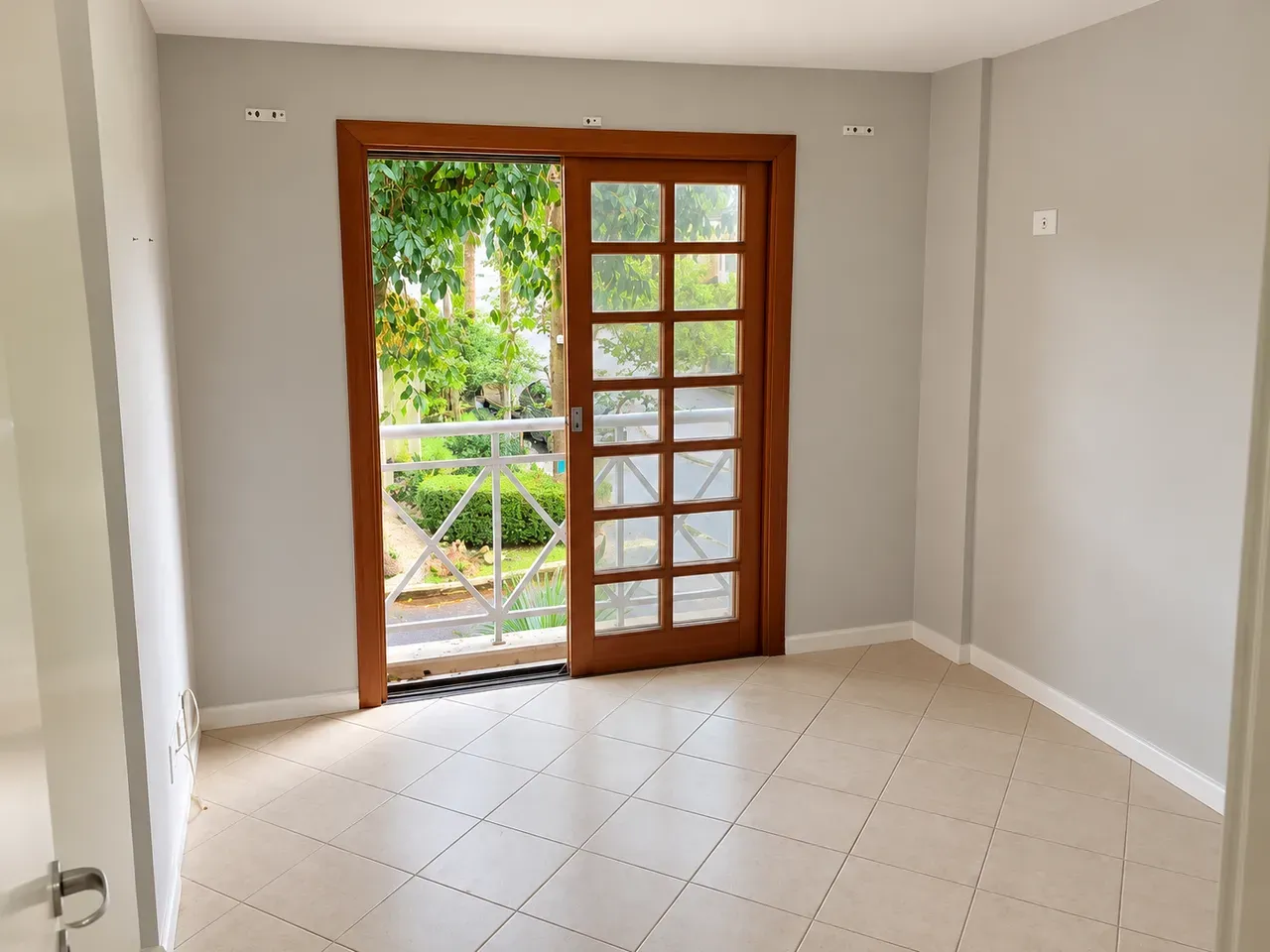 Сад та 4 спальні: будинок 110 м² — photo 2