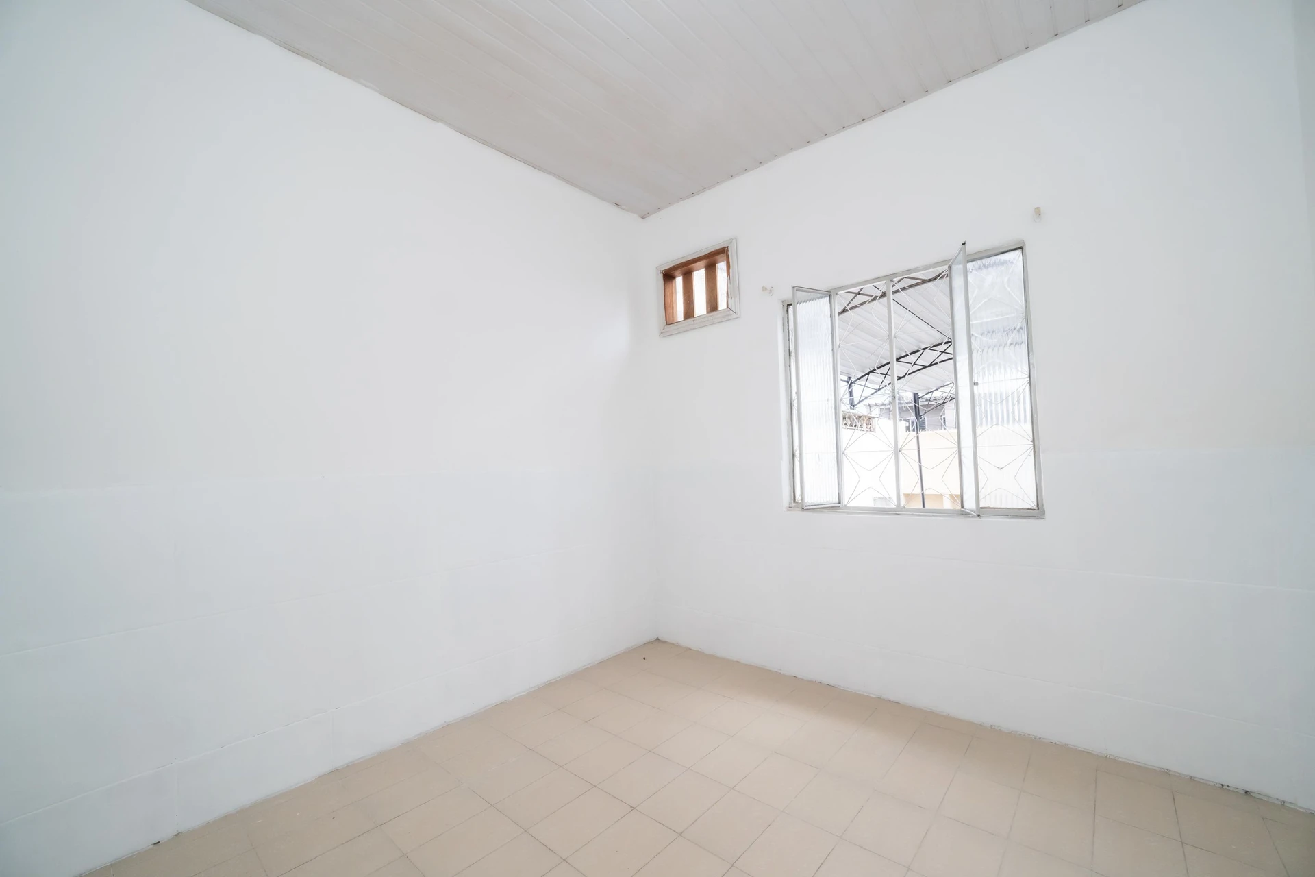 2-bedroom house with a garden — photo 28