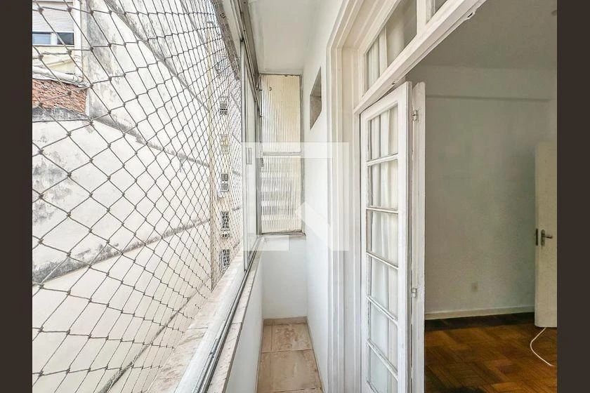 Apartamento de 3 quartos com piso de madeira ou laminado — photo 42