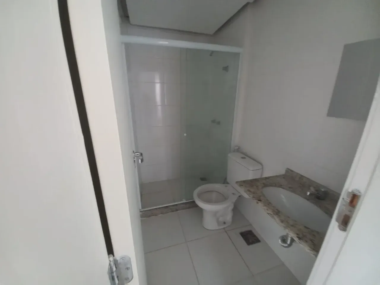 3-bedroom 3-bath apartment with 1 parking space — photo 5