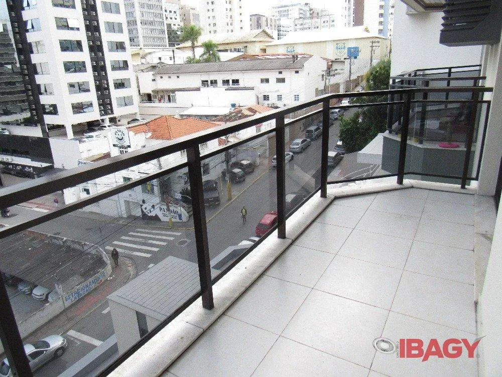 Apartment, 65 m², with a glass-enclosed balcony — photo 5