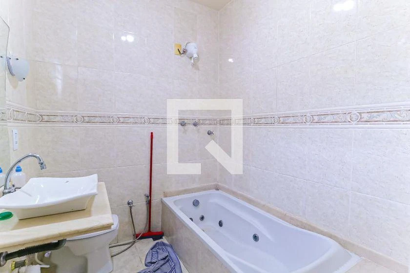 49 m² house with a washing machine and a bathtub — photo 4