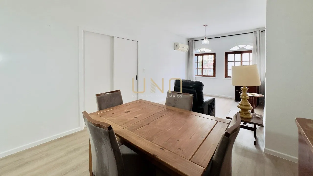 Vestidor y 2 dormitorios: departamento de 77 m² — photo 22