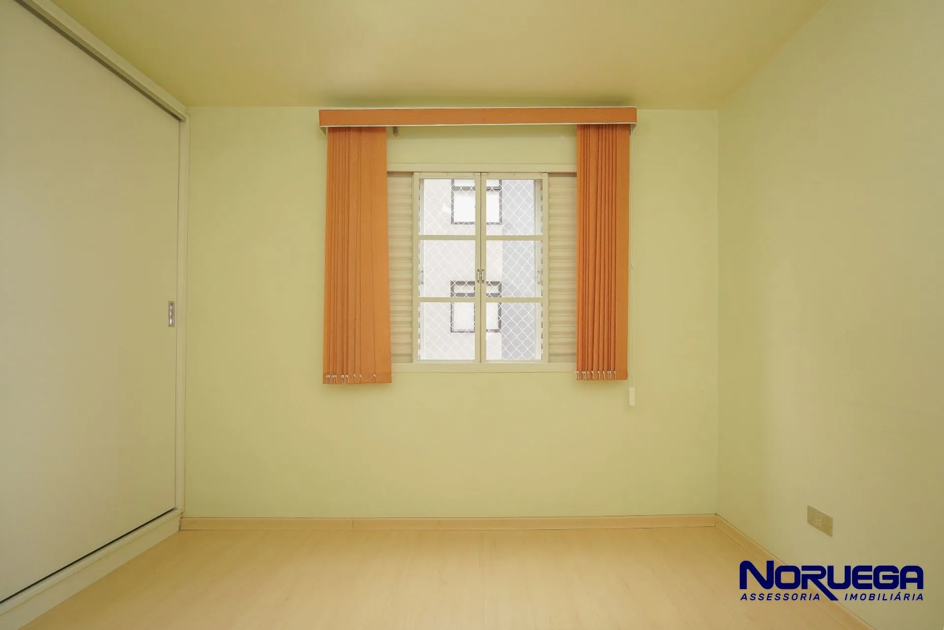 Apartment, 63 m², with wood or laminate floors — photo 12