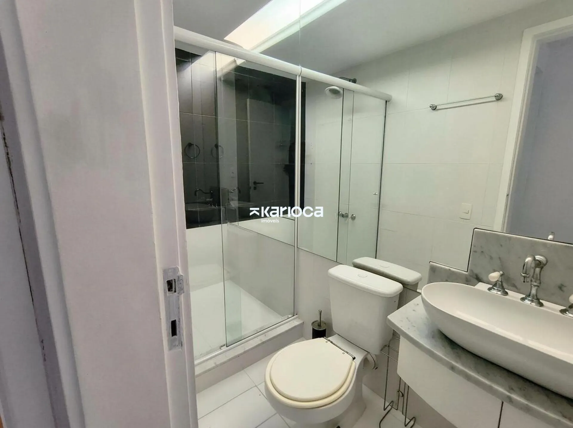 Duplex penthouse with 2 en-suite bedrooms and floor-to-ceiling windows — photo 8