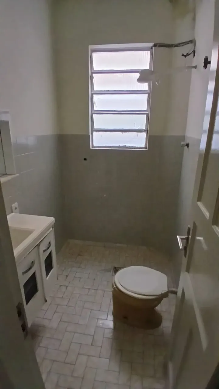 Unfurnished 2-bedroom house with gas stove and parking — photo 9