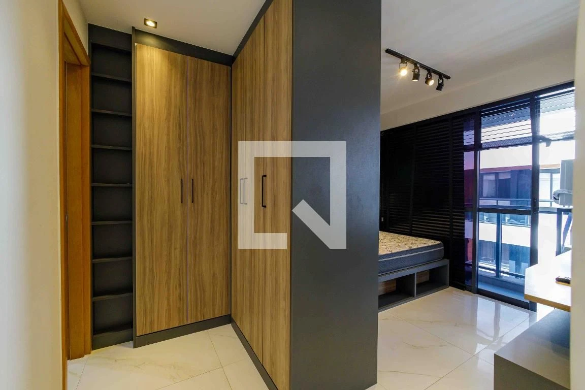 Apartamento mobiliado com 4 quartos e 4 banheiros — photo 20