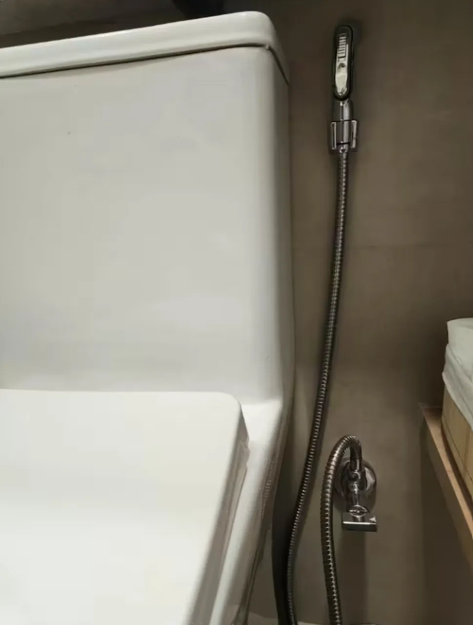 One-bedroom apartment with a washing machine — photo 2